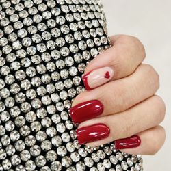 Aetheria Beauty Bar - Beautiful manicure