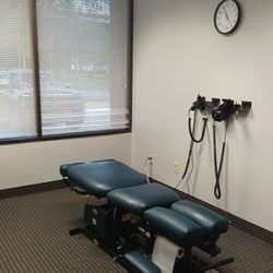 Woodward Chiropractic & Massage - A bunch of cool Chiropractic stuff goes on in here.