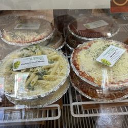 Italian Groceria Deli and Pizzeria - Nice take home prepped meals