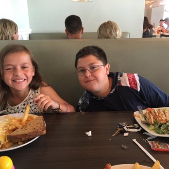 Broken Yolk Cafe - Breakfast & Brunch Near Me - Del Mar, California