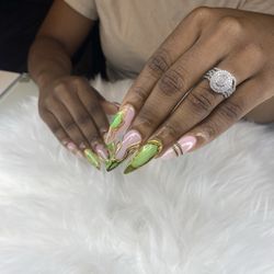 Hollywood Nails Salon