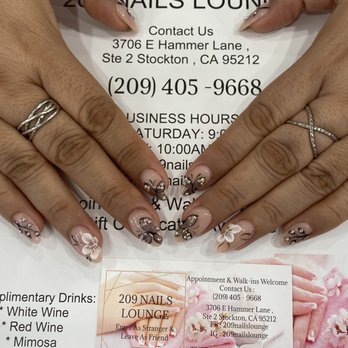 209 Nails Lounge - Nail Salons Near Me - Stockton, California