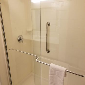 Hampton Inn & Suites Ames - Clean bathrooms - Hotels Near Me - Ames, Iowa