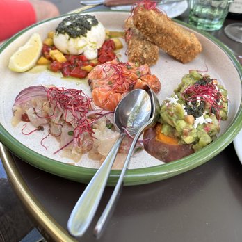 Le Corner Saint Germain - Starter Sampler Platter - French Near Me - Paris, 01 Le Corner Saint Germain - Starter Sampler Platter - French Near Me - Paris, 01