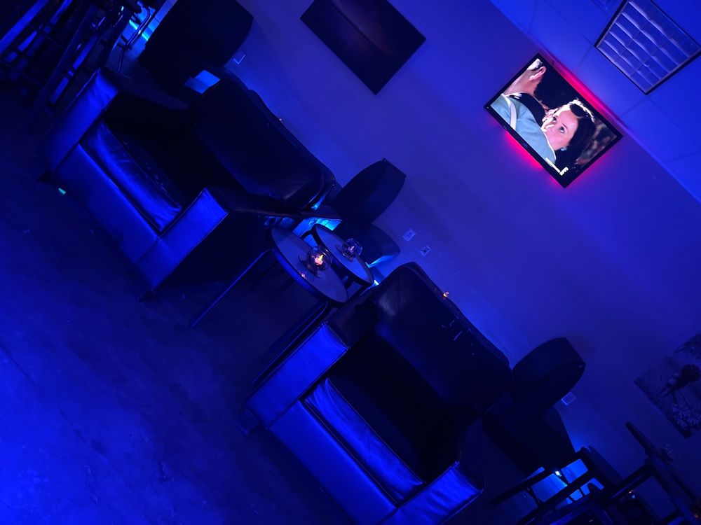 Bleu Lounge