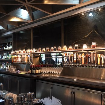 Moku Kitchen - Cocktail Bars Near Me - Honolulu, Hawaii