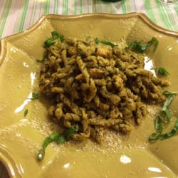Ai Vecchietti di Minchiapititto - Pasta tipica fatta in casa con pesce spada e pesto di basilico mandorle e pistacchi