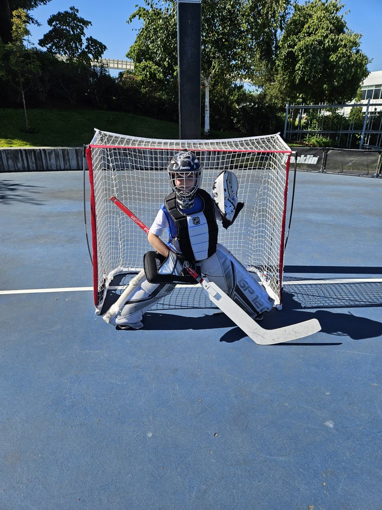 McVander Hockey Logo