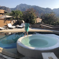 Hostal de la Luz - Pool and jacuzzi