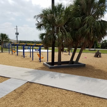 Schreiber Park - Swings - Parks Near Me - Galveston, Texas