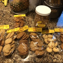 Cheesekakes and cookies Cheesekakes and cookies