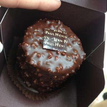 Jean-Paul Hévin - Longchamp Chocolat ("dark-chocolate" one - this one is better than the praline/milk-chocolate Longchamp, in my opinion) - Chocolatiers & Shops Near Me - Paris, 75 Jean-Paul Hévin - Longchamp Chocolat ("dark-chocolate" one - this one is better than the praline/milk-chocolate Longchamp, in my opinion) - Chocolatiers & Shops Near Me - Paris, 75