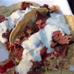 Meet and Eat - Taco mal anders: mit Couscous, Minzsosse und Rinderfilet. Super!