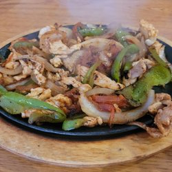 Dos Molinos Mexican Grill - Chicken fajitas