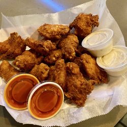 Premier Lanes Entertainment Center - 16 piece wings