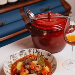 La Tizná, casa de comida sostenible - Traditional sweet potatoes and organic beef stew