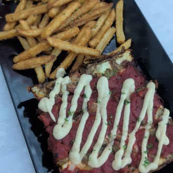 Dessert Yard - Garlic chicken pizza and fries - Desserts Near Me - Halifax, Nova Scotia