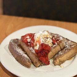 Farm's House - The Classical Treat French Toast with Fruit