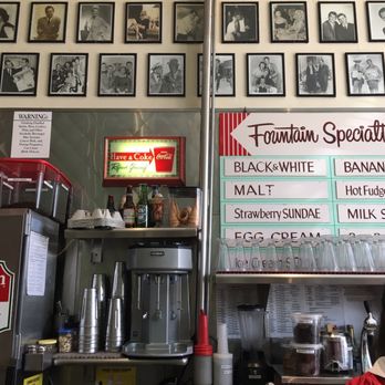 Cafe 50's - Diners Near Me - Los Angeles, California