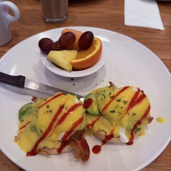 Broken Yolk Cafe - Golden State Benedict - Breakfast & Brunch Near Me - Las Vegas, Nevada Broken Yolk Cafe - Golden State Benedict - Breakfast & Brunch Near Me - Las Vegas, Nevada