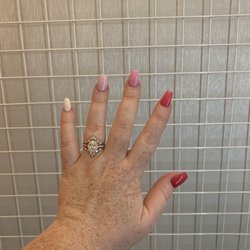 E Nails Spa - Ombré Pink Acrylic nails