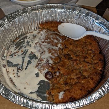 Toppers Pizza Place - Chocolate chip cookie with a side of vanilla ice cream. - Pizza Near Me - Oxnard, California