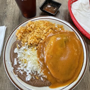 La Placita - chili relleno with chopped onions on the beans and add a side of fresh hot homemade flour tortillas so yummy one of my favorites - Mexican Near Me - Orangevale, California La Placita - chili relleno with chopped onions on the beans and add a side of fresh hot homemade flour tortillas so yummy one of my favorites - Mexican Near Me - Orangevale, California
