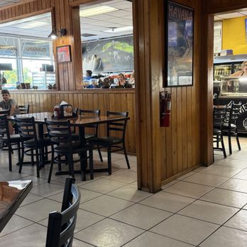 Dennys Latin Cafe - Dining room - Cuban Near Me - Key Largo, Florida Dennys Latin Cafe - Dining room - Cuban Near Me - Key Largo, Florida