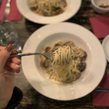 Robba da Matti - Spaghetti Vongole - Italian Near Me - Vancouver, British Columbia Robba da Matti - Spaghetti Vongole - Italian Near Me - Vancouver, British Columbia