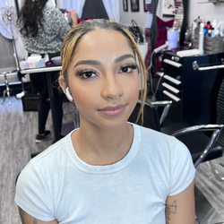 Flawless Beauty by Nicole - Soft glam makeup
