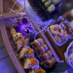 Samurai Japanese Fusion - Amazing roll , crazy tuna roll , avocado roll