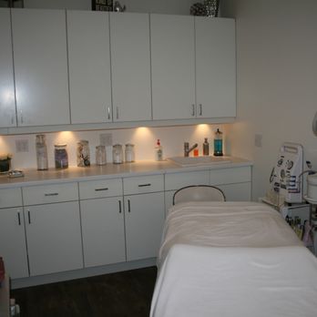 BodyCentre Day Spa - Red Carpet, Microdermabrasion, HydraFacials, Waxing and more from this delightful room! - Skin Care Near Me - Costa Mesa, California BodyCentre Day Spa - Red Carpet, Microdermabrasion, HydraFacials, Waxing and more from this delightful room! - Skin Care Near Me - Costa Mesa, California