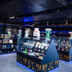 Pharaoh Smoke Vape & Phone Repair - Show cases for cape products