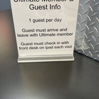 Retro Fitness - 1 Guest per day entitlement with Ultimate Membership - Gyms Near Me - Edison, New Jersey Retro Fitness - 1 Guest per day entitlement with Ultimate Membership - Gyms Near Me - Edison, New Jersey
