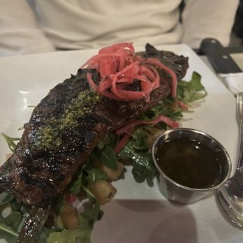 Cafe con Leche - Bistec Encebollado - Mexican Near Me - Chicago, Illinois