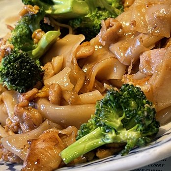 President Thai - Pad see ew - Thai Near Me - Pasadena, California President Thai - Pad see ew - Thai Near Me - Pasadena, California