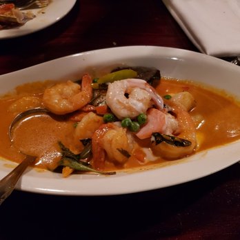 Basil Thai Restaurant - Shrimp curry, good but also a bit too sweet - Thai Near Me - Paso Robles, California