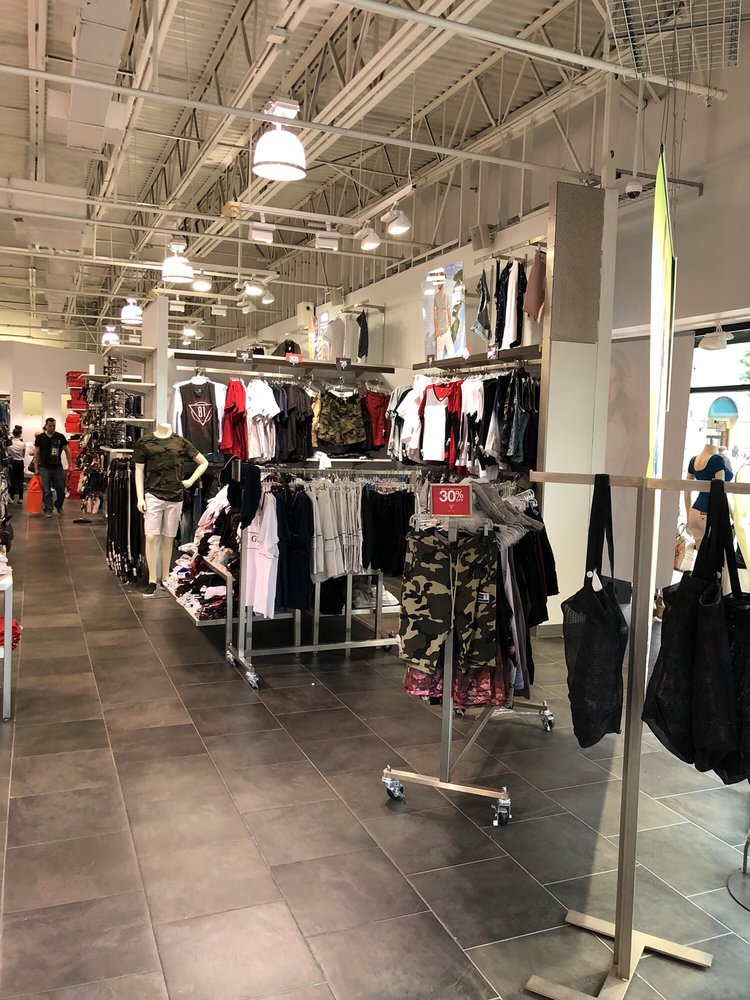 GUESS Updated July 2024 10 Photos 1558 The Arches Cir, Deer Park, New York Accessories