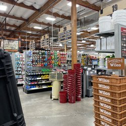 Wilco Farm Store - Sonora - Huge store