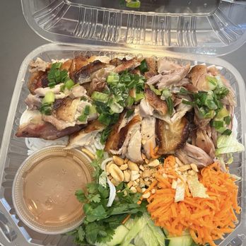 Cam Huong Cafe Deli - Chicken bun - Vietnamese Near Me - Oakland, California Cam Huong Cafe Deli - Chicken bun - Vietnamese Near Me - Oakland, California