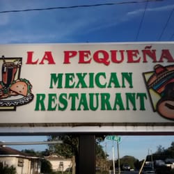 La Pequena - Signage