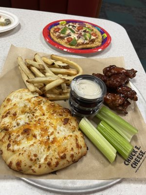 Chuck E. Cheese by null