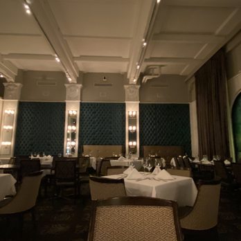 Belvedere Room - a dining area with tables and chairs - New American Near Me - Bakersfield, California Belvedere Room - a dining area with tables and chairs - New American Near Me - Bakersfield, California