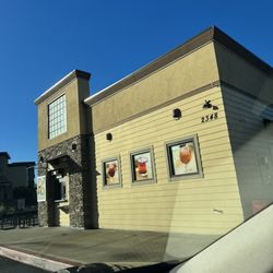 World Traveler Coffee Roasters - Walk up window side