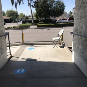 Mosier Eye Center - Front walk - Optometrists Near Me - Fullerton, California