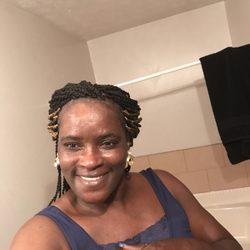 Gloria's African Hair Braiding - I love the atmosphere family love they get job done