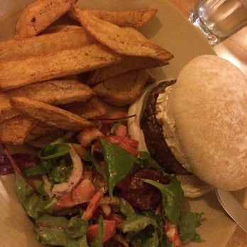 Wheatsheaf Inn - Venison and goats cheese burger - Pubs Near Me - North Shields, XTW