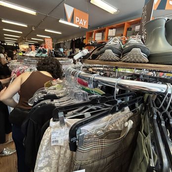 Crossroads Trading - Used, Vintage & Consignment Near Me - Chicago, Illinois