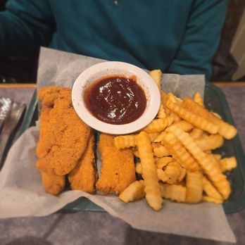 Foxy's Restaurant - Chicken strips - Breakfast & Brunch Near Me - Brookings, Oregon
