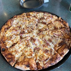 daVinci's - BBQ chicken pizza
